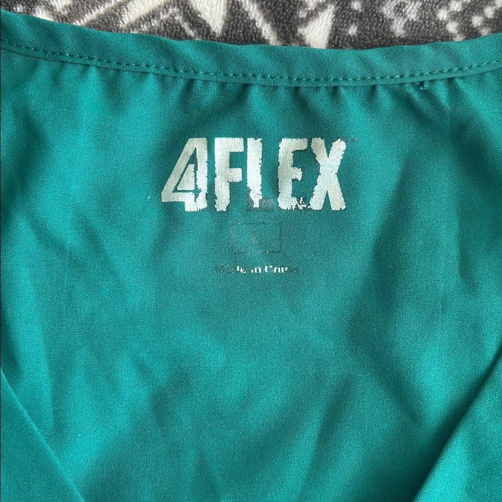 4Flex Scrub Top - Picture 3 of 4